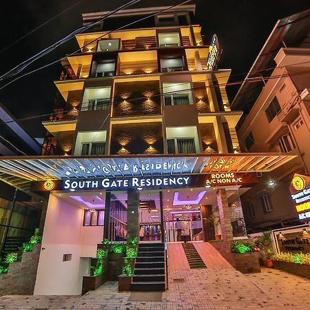 South Gate Residency Hotel Kochi Ngoại thất bức ảnh
