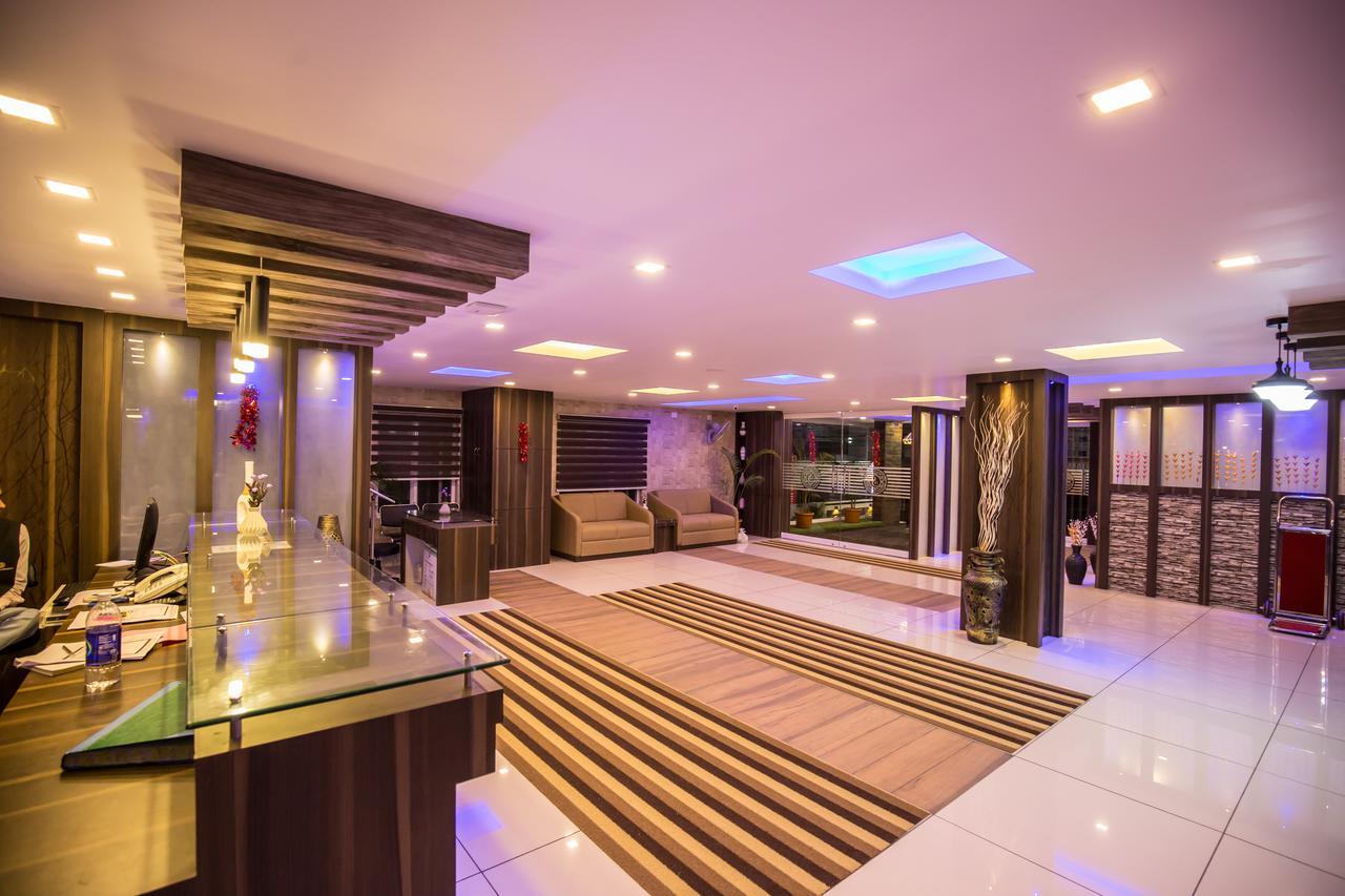 South Gate Residency Hotel Kochi Ngoại thất bức ảnh