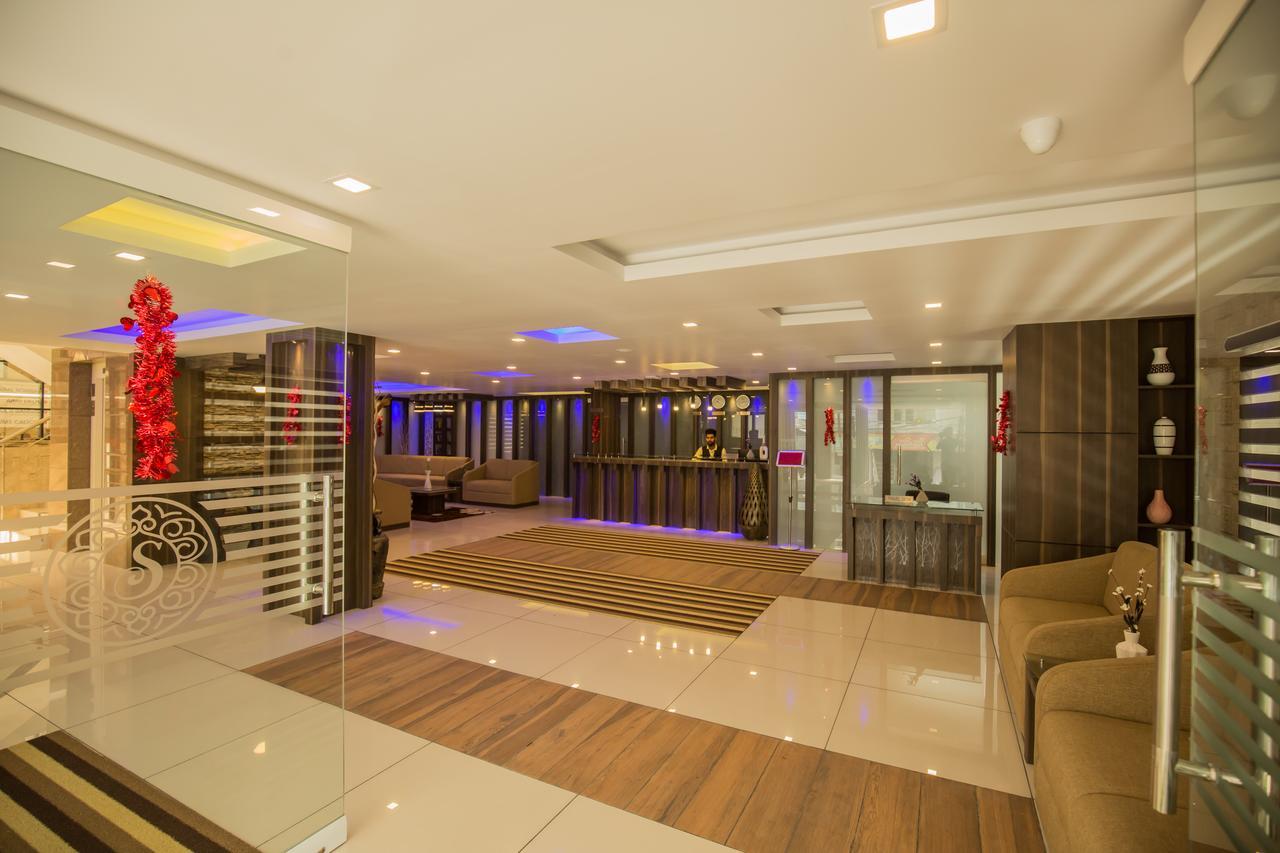 South Gate Residency Hotel Kochi Ngoại thất bức ảnh
