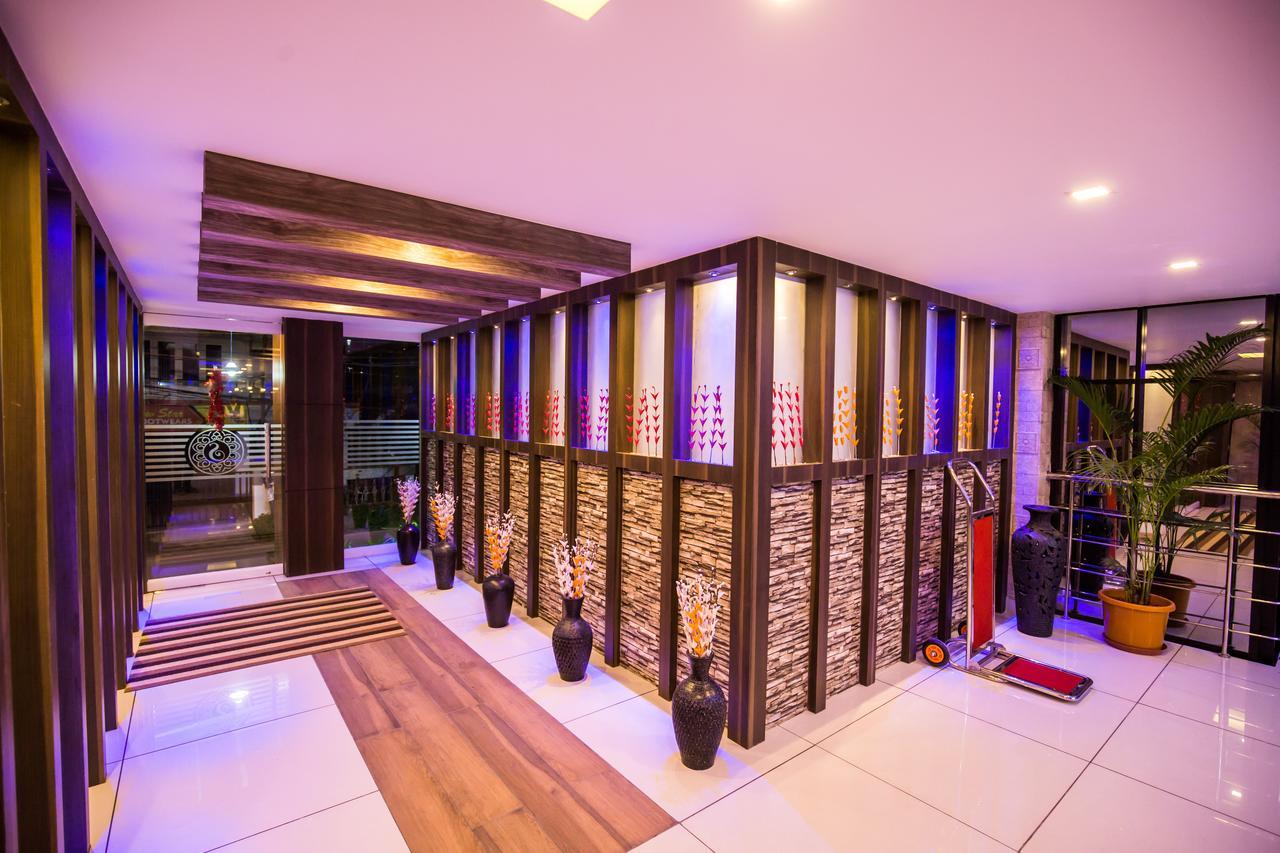 South Gate Residency Hotel Kochi Ngoại thất bức ảnh