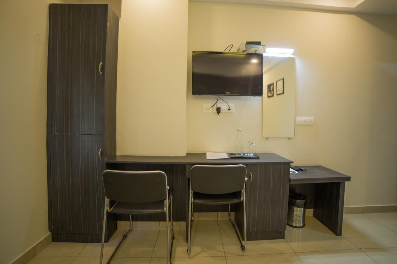 South Gate Residency Hotel Kochi Ngoại thất bức ảnh