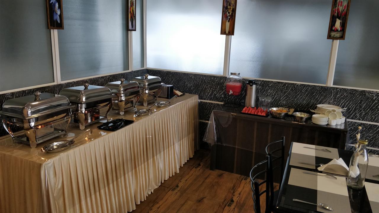 South Gate Residency Hotel Kochi Ngoại thất bức ảnh
