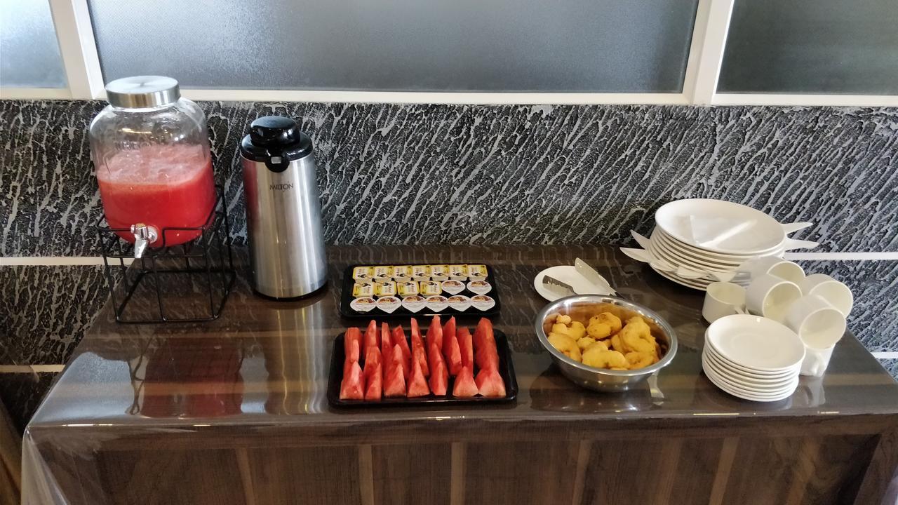South Gate Residency Hotel Kochi Ngoại thất bức ảnh