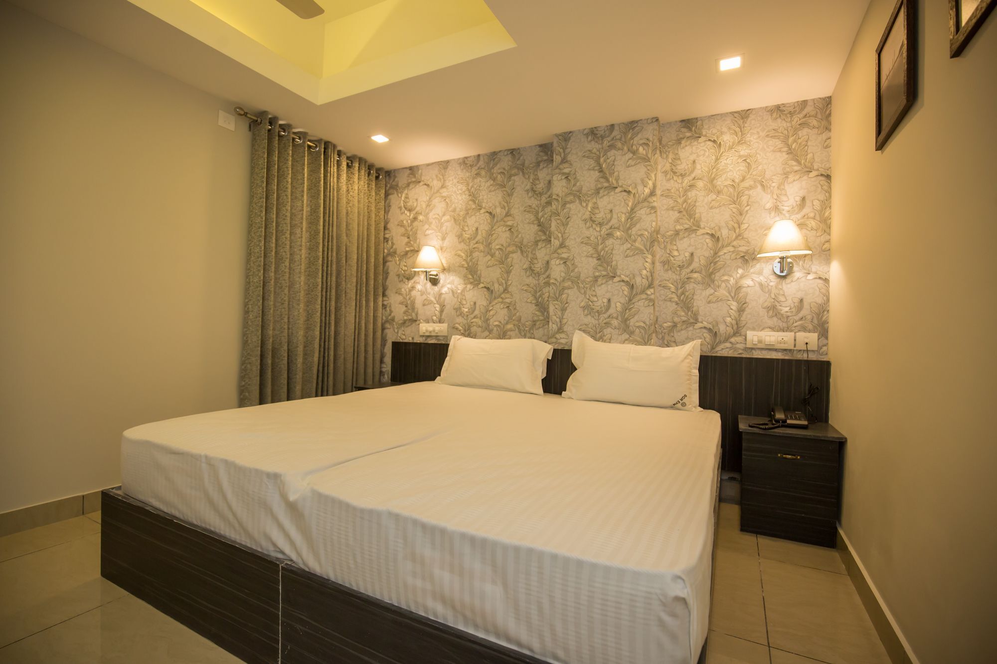 South Gate Residency Hotel Kochi Ngoại thất bức ảnh